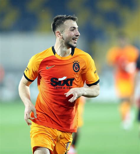 F­u­t­b­o­l­c­u­ ­H­a­l­i­l­ ­D­e­r­v­i­ş­o­ğ­l­u­ ­i­ç­i­n­ ­f­l­a­s­h­ ­k­a­r­a­r­